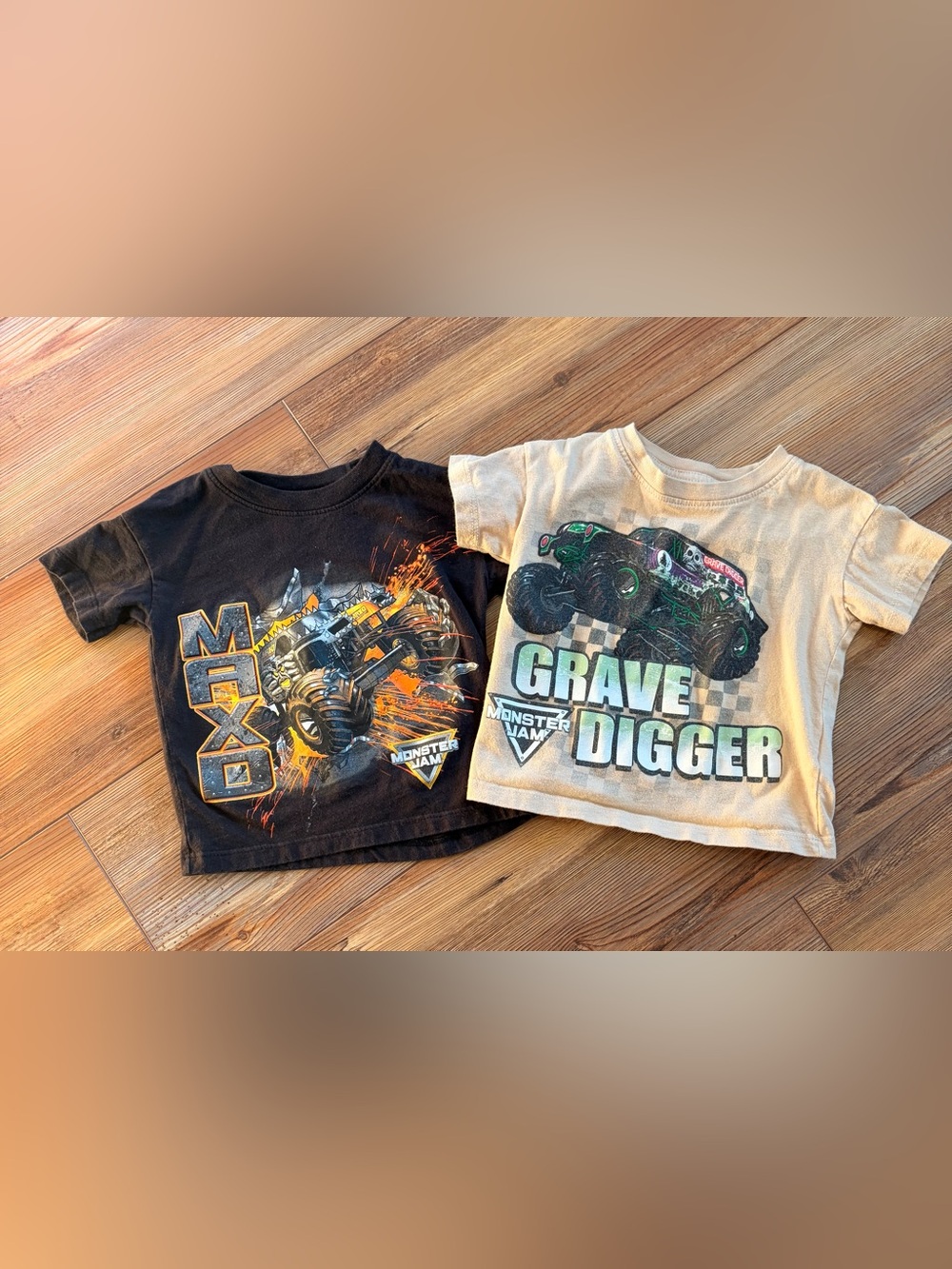 Monster Jam Kids' Grave Digger Short Sleeve Tee - White/Cream